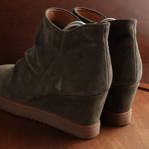 Sofft Boots Womens Size 10M Green Siri Suede Ankle Wedge Casual Preppy Side Zip - Picture 8 of 14